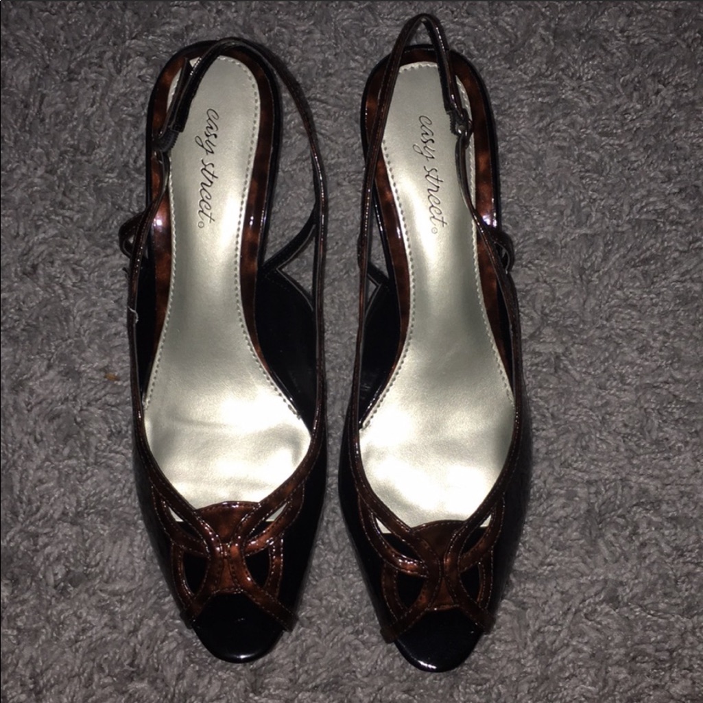 Dark Patterned Low Pumps